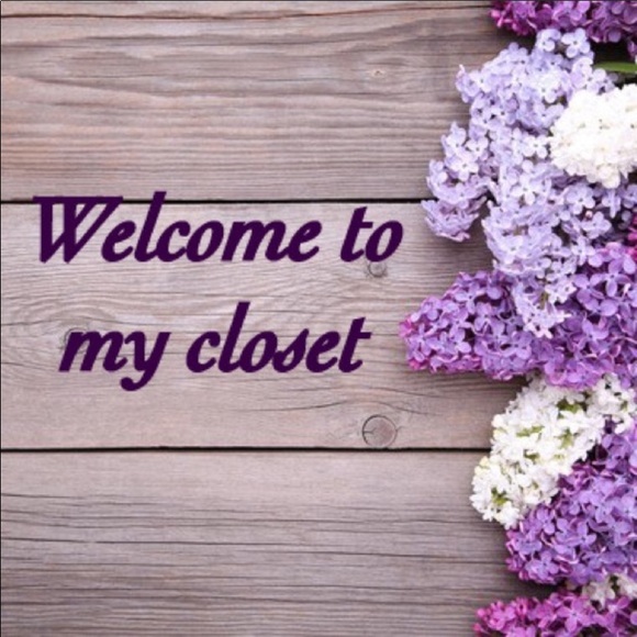 Welcome to my closet.🌸 - Picture 1 of 1